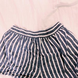 •white/blue striped fabric shorts